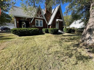 5734 Cody St, Shawnee, KS 66203