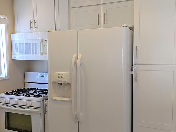 4th image of 24420 Flaxwood Ln Unit 201