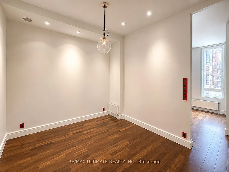 702 Queen St W #2 — Photo 7
