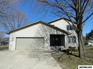 5 Hackberry Rd, Mason City, IA 50401