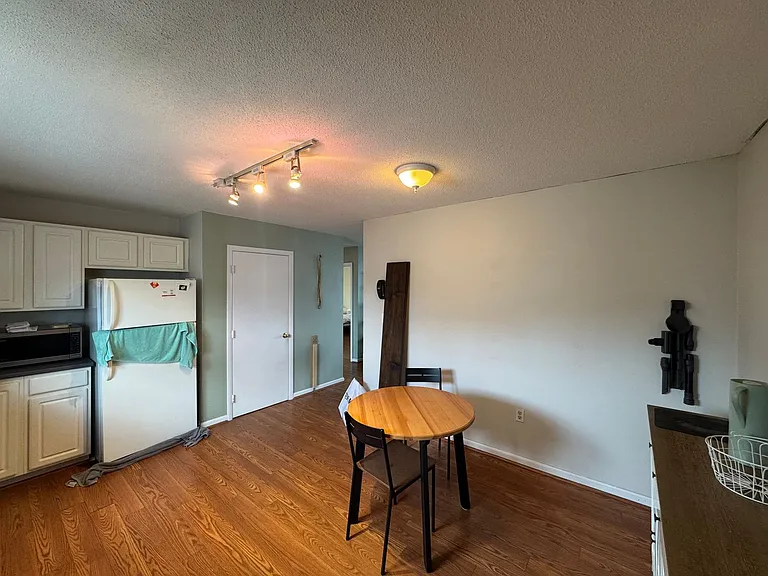 110 Pearl St #9 — Photo 34