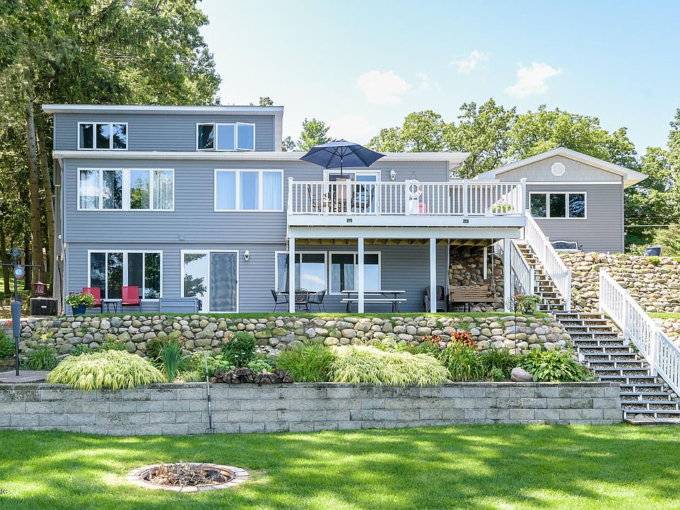 1st image of 2821 W Shore Dr