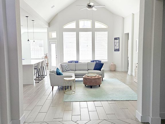 5th image of 2029 Abelia Ln