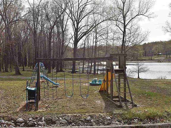 4th image of 522 Cambridge Shores Dr