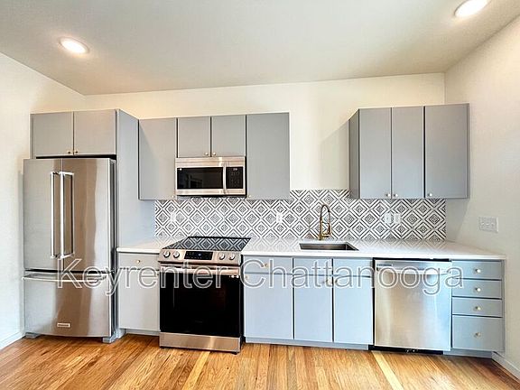 3rd image of 3125 Riverwalk Way