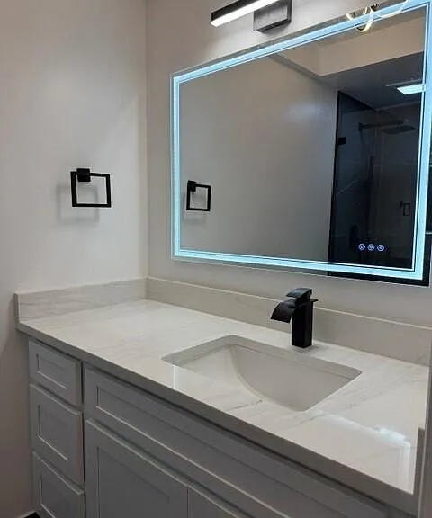1110 N Riverside Dr #25 — Photo 11
