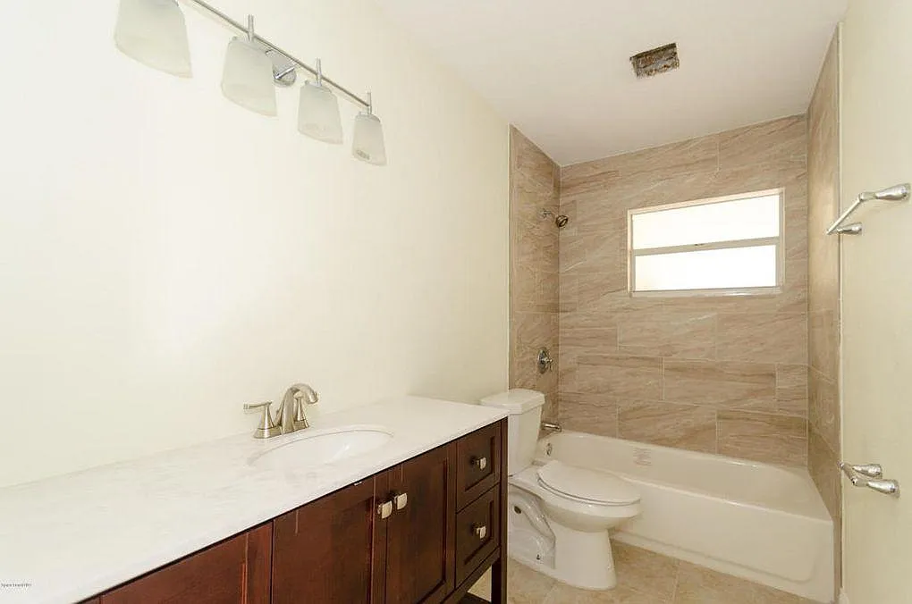 3 bed, 1106 sqft, $2,200 — Photo 3