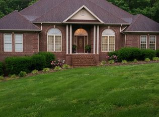 150 Deer Park Dr, Clay City, KY 40312