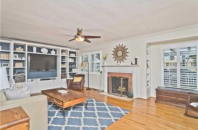 5012 Rockford Dr — Photo 4