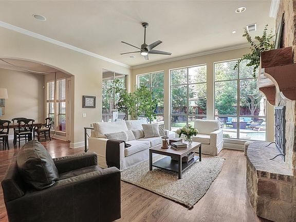 3rd image of 4316 Landsdowne Dr