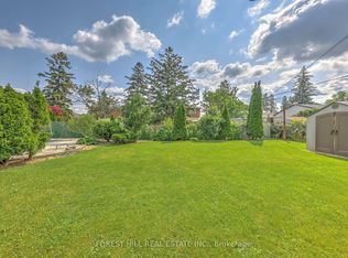 89 Portage Ave, Toronto, ON M9N 3H2