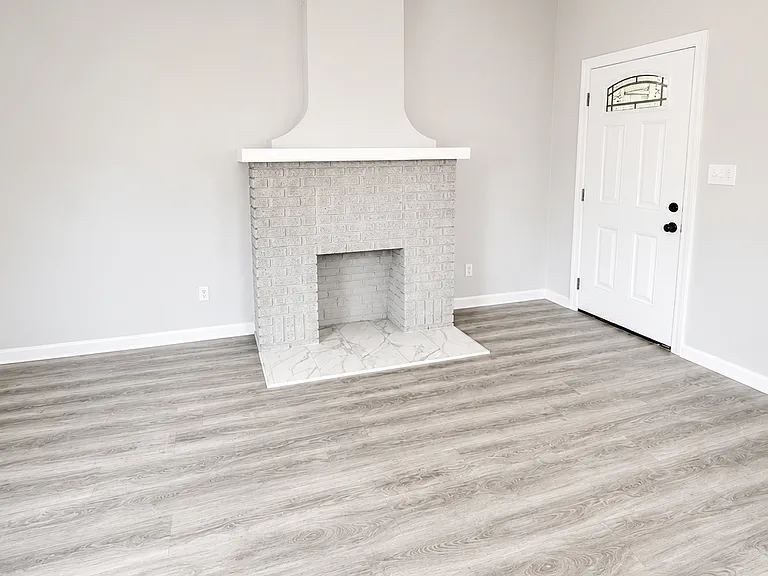 1619 Barber St — Photo 2