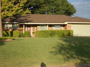 1413 Ebeling Dr, Plainview, TX 79072