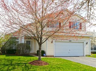 1449 Almaden Ln, Gurnee, IL 60031