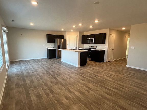 2nd image of 1436 Buttercup Ln
