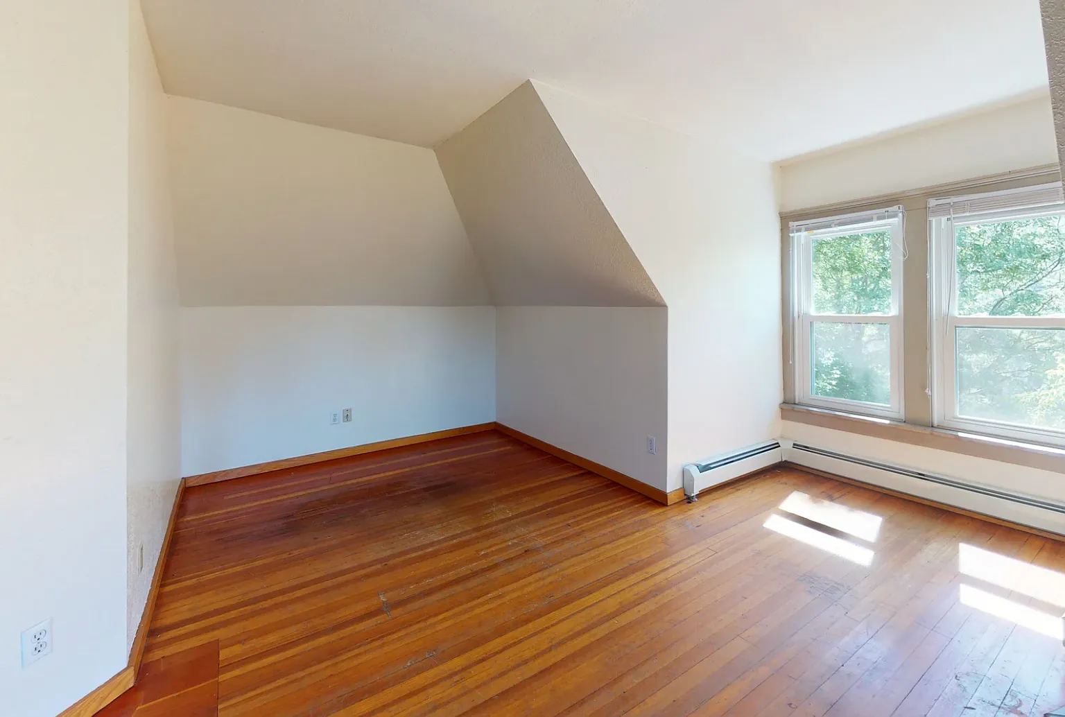 10 Langdon Street - M — Photo 2