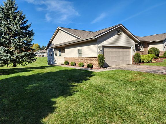 2nd image of 1073 Pinewood Dr NW