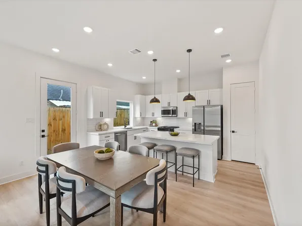 243 Rebecca St #F, Houston, TX 77022