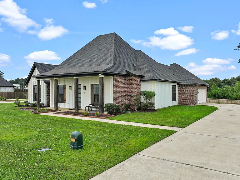 301 Rosedown Ln — Photo 29