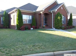 915 Parkside Ct SE, Decatur, AL 35601