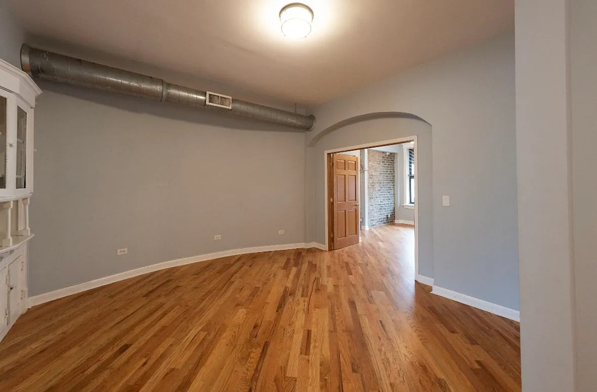 4 bed, 2200 sqft, $4,750 — Photo 2