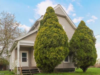 642 Lake Ave, Elyria, OH, 44035