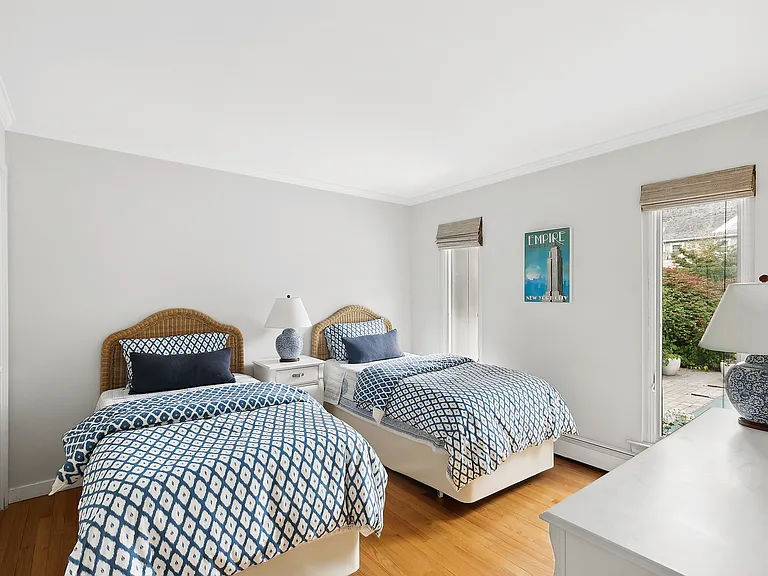 1 Oakwood Ct — Photo 12