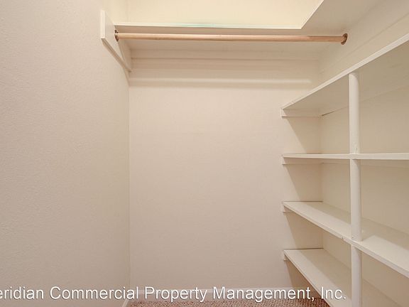5th image of 138 Tunstead Ave #8