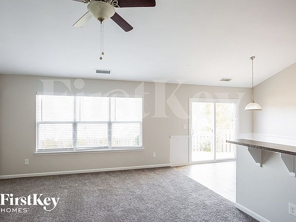 4th image of 104 Tasman Dr