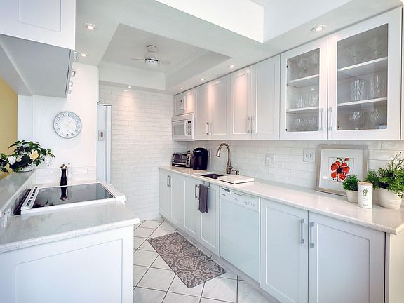 4th image of 3401 Bimini Lane #F2