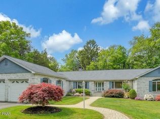 30 Briarleigh Dr, East Stroudsburg, PA