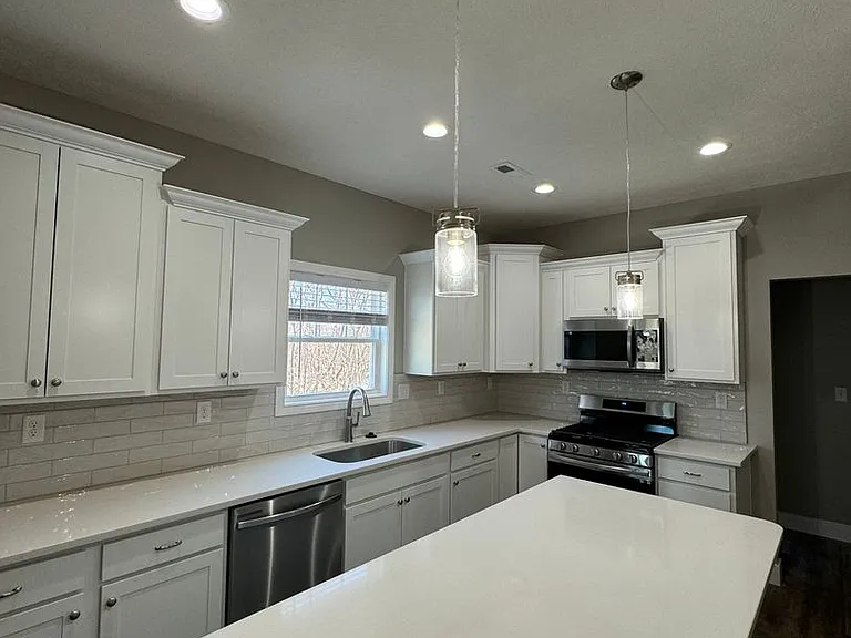 2509 Yeoman Ln — Photo 2