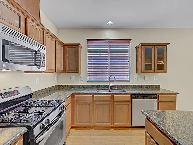 10240 Gladstone Peak St N — Photo 21