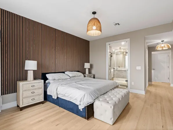 90 Bay Street Landing image 21 of 39