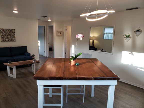 3rd image of 3919 W Bay Ave