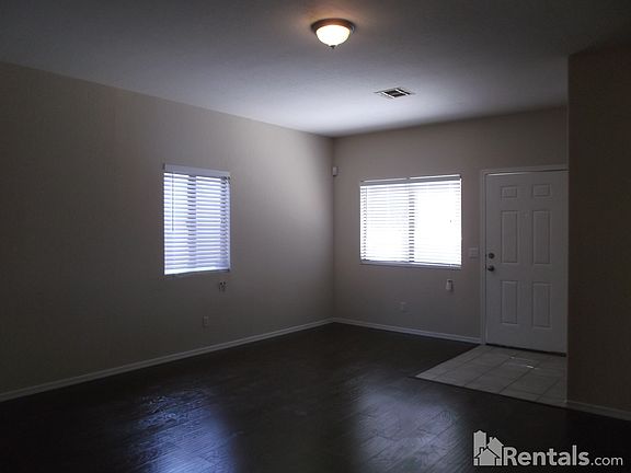 5th image of 1018 W Saint Anne Ave