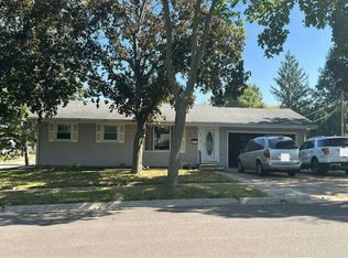 652 W 8th St, Belvidere, IL 61008