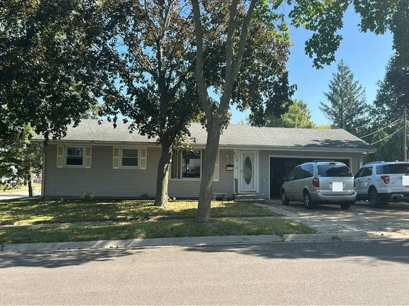 652 W 8th St, Belvidere, IL 61008