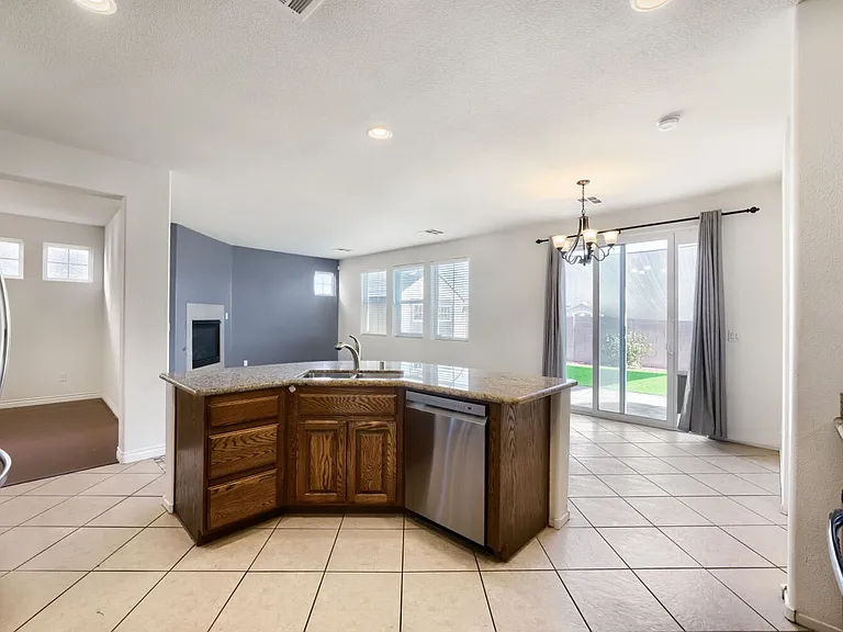 3412 Osiana Ave — Photo 6