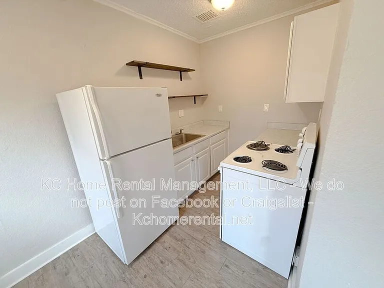305 Gladstone Blvd — Photo 10