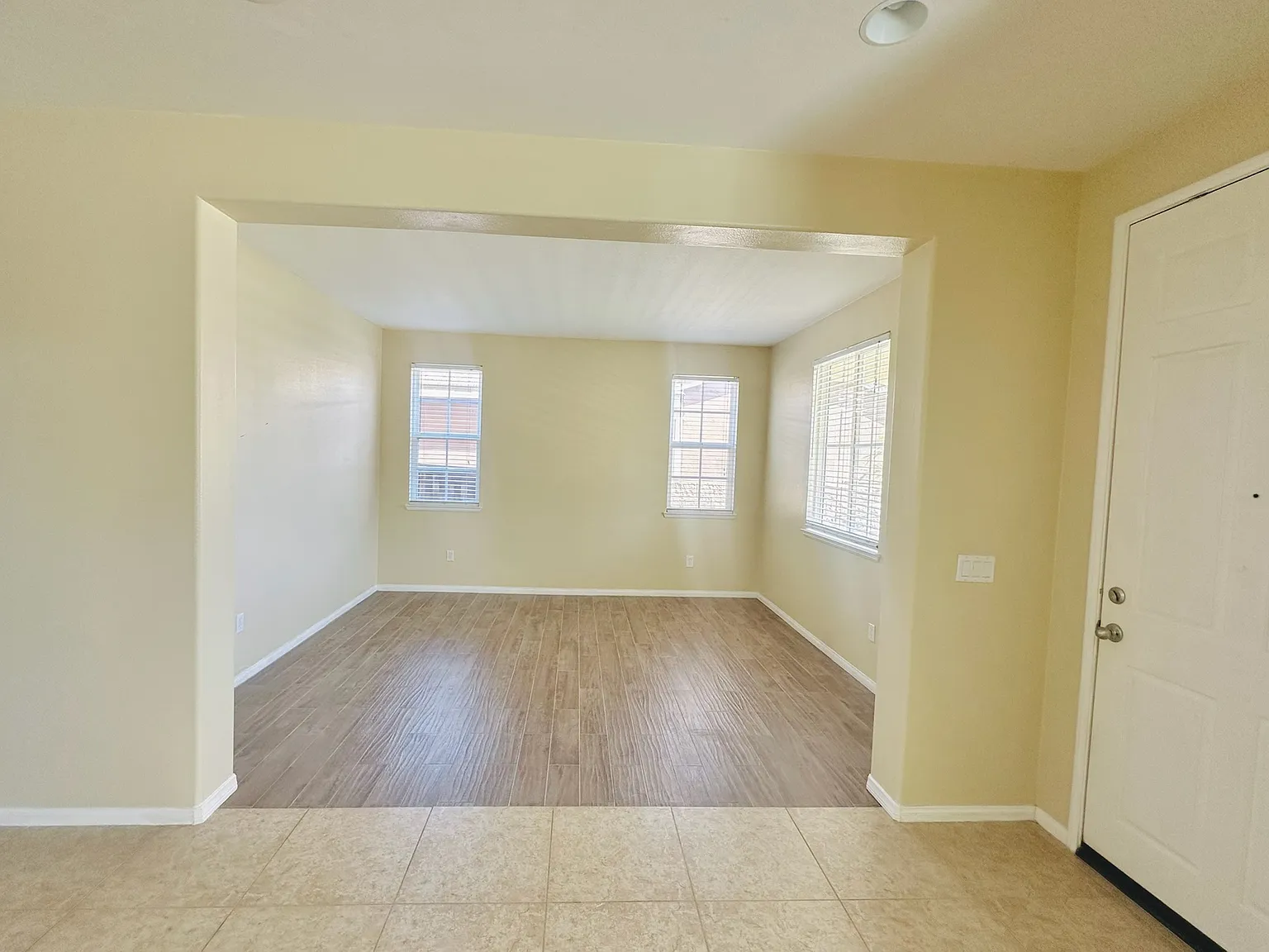 4 bed, 2.5 bath, 2407 sqft, $3,100 — Photo 3