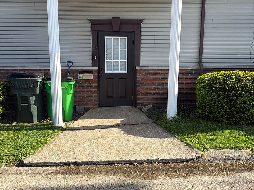 1st image of 37 E Chestnut St #37