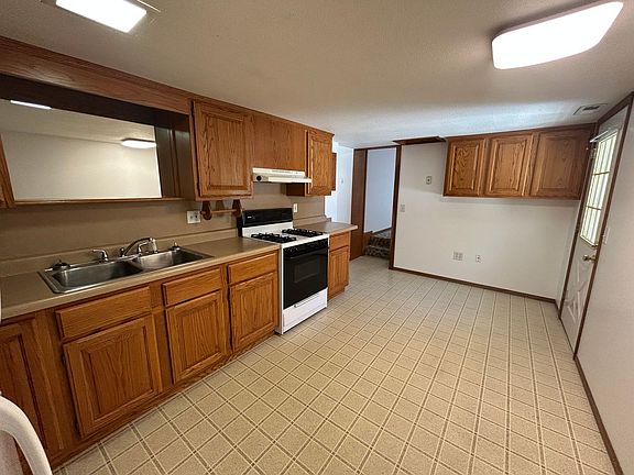 4th image of 616 N 13th St