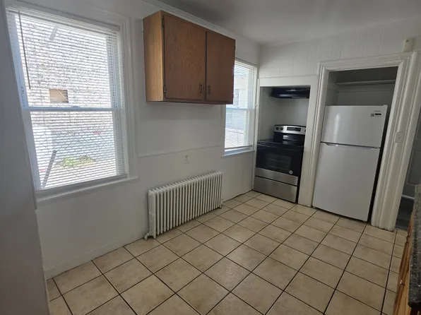 8 Mannz St, Hartford, CT