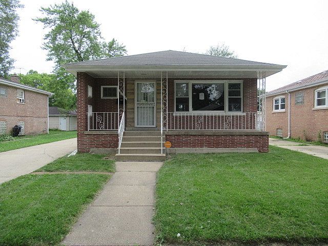 1st image of 13626 S School St