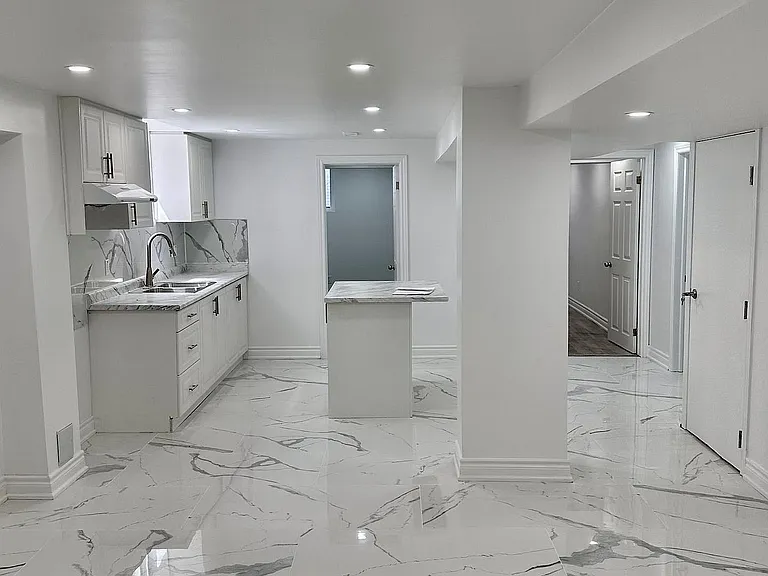 62 Telegraph Dr — Photo 2