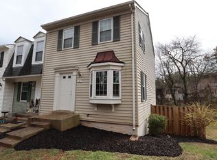 18 Palmer Ct, Sterling, VA 20165