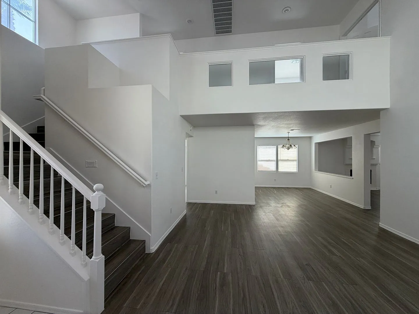 Bright & Spacious Home in Southwest Las Vegas! — Photo 3