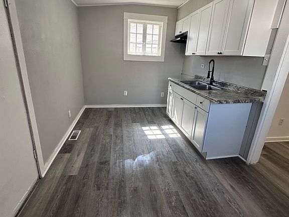 4th image of 3636 Saint Marys Ln