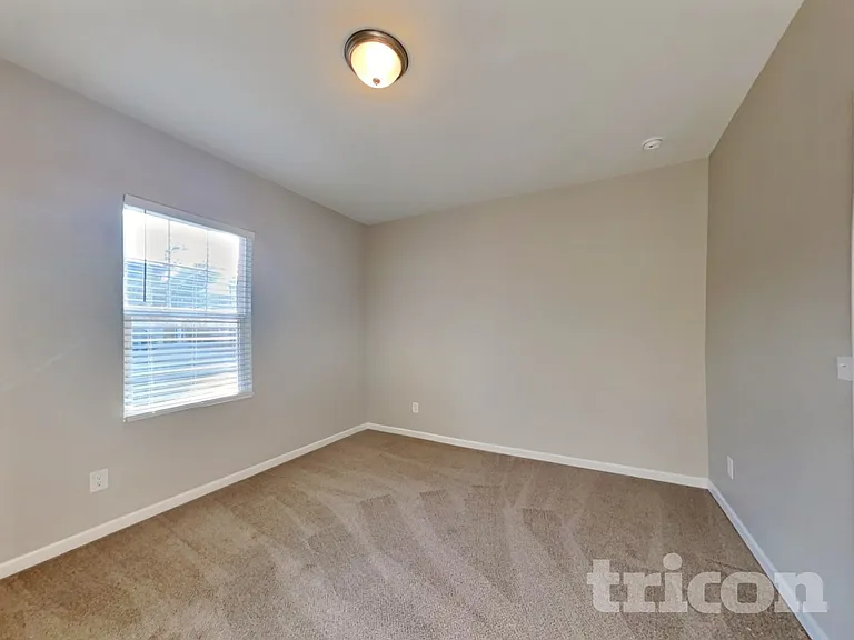 180 Bowen Way — Photo 11